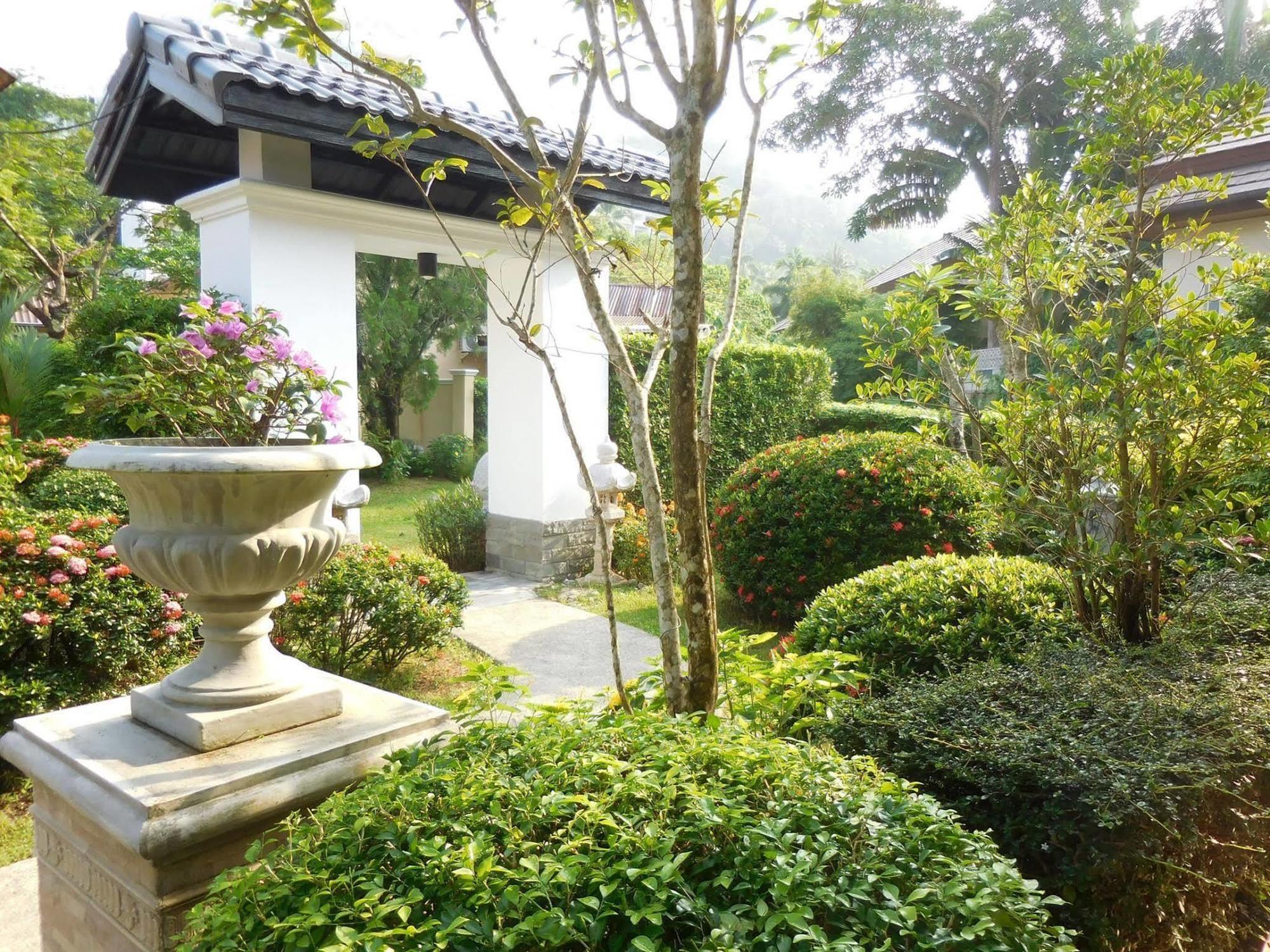 Holiday Village And Natural Garden Resort Phuket Exteriér fotografie